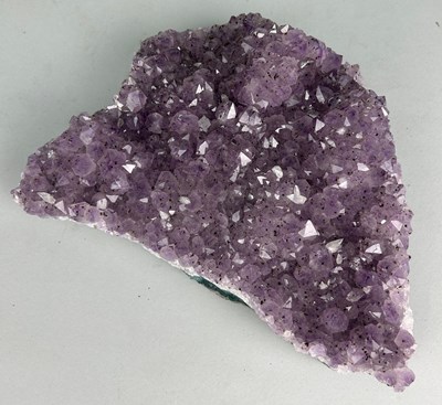 Lot 318 - A LARGE AMETHYST CLUSTER

A large amethyst...