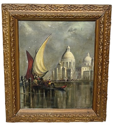 Lot 402 - AN OIL PAINTING ON CANVAS DEPICTING GONDOLAS IN VENICE