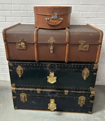 Lot 515 - A COLLECTION OF VINTAGE LUGGAGE TO INCLUDE...