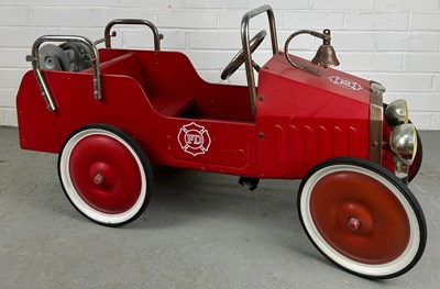 Lot 552 - A MINIATURE CLASSIC FIRE CAR