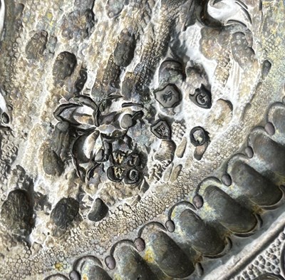 Lot 51 - A VICTORIAN SILVER DISH WITH REPOUSSE...