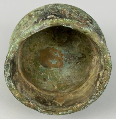 Lot 7 - A CHINESE ARCHAIC STYLE BRONZE VERDIGRIS ARROW...