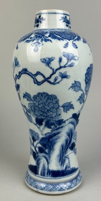 Lot 56 - A 19TH CENTURY BLUE AND WHITE PORCELAIN VASE...