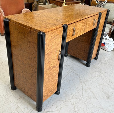 Lot 621 - A LARGE AND IMPRESSIVE ART DECO BIEDERMEIER OR BIRDS EYE MAPLE CONSOLE TABLE OR DRINKS CABINET