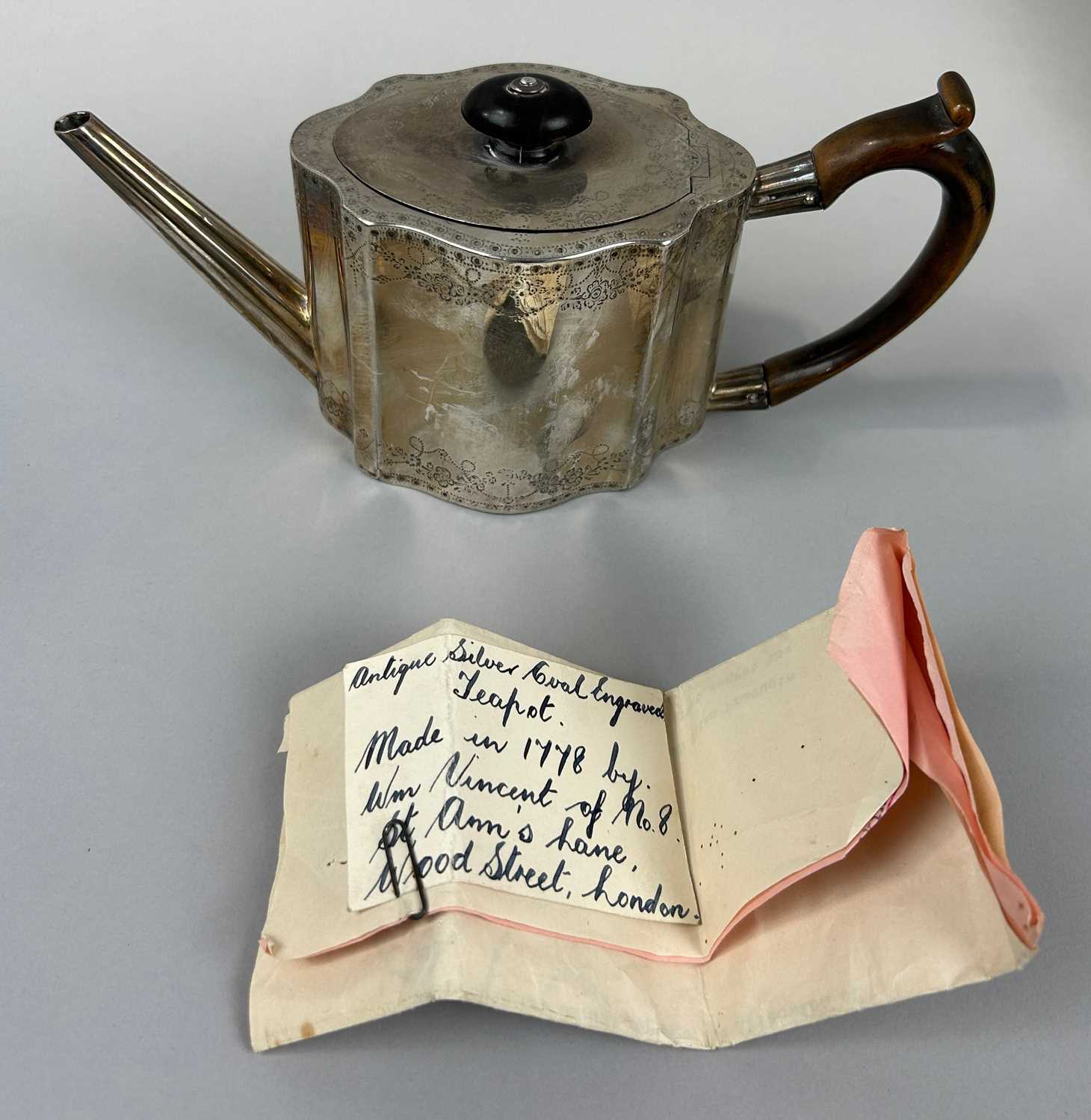 Lot 23 - A GEORGE III SILVER TEAPOT BY WILLIAM VINCENT, LONDON