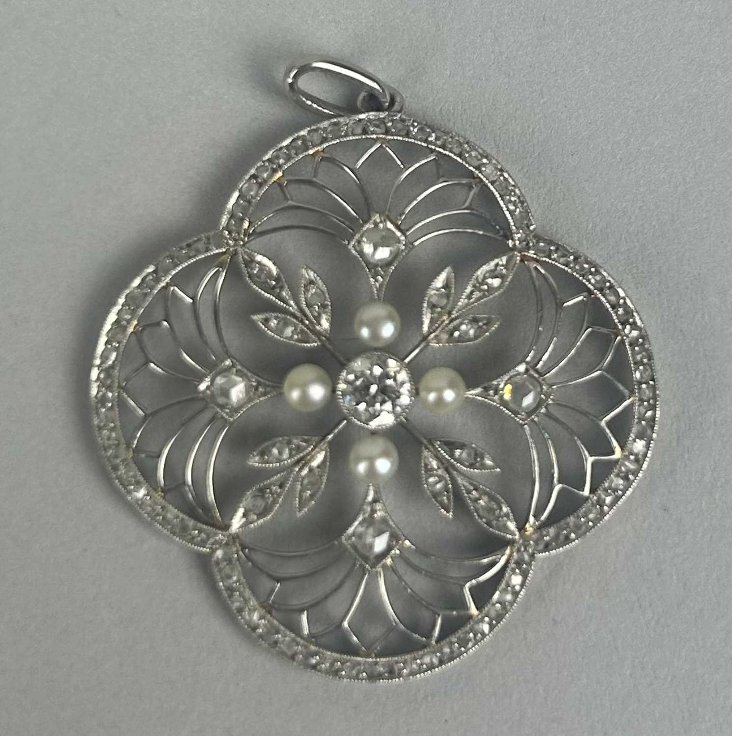 Lot 65 - AN 18CT WHITE GOLD AND DIAMOND BROOCH WITH PEARLS