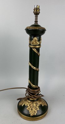 Lot 981 - A GREEN AND GILT TABLE LAMP