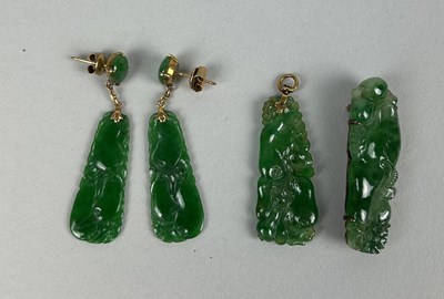 Lot 185 - A PAIR OF CHINESE JADE EARRINGS ALONG WITH A MATCHING PENDANT AND BROOCH (4)