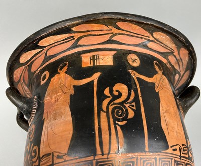 Lot 5 - AN APULIAN POTTERY BELL KRATER ATTRIBUTED TO...