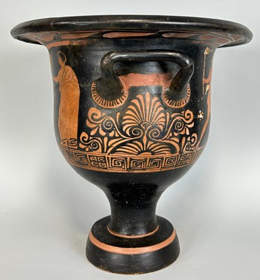 Lot 5 - AN APULIAN POTTERY BELL KRATER ATTRIBUTED TO...