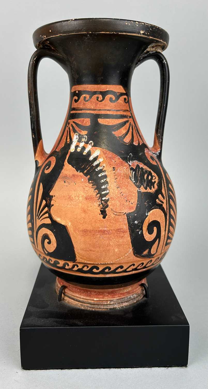 Lot 7 - A SMALL APULIAN POTTERY PELIKE CIRCA 4TH...