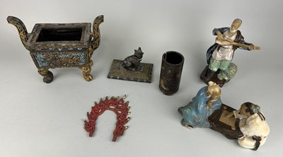 Lot 39 - A COLLECTION OF CHINESE ITEMS TO INCLUDE A...