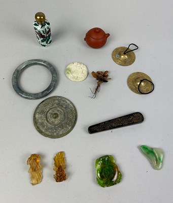 Lot 43 - A COLLECTION OF CHINESE ITEMS INCLUDING JADE