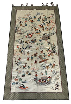 Lot 106 - A LARGE CHINESE SILK EMBROIDERY 20TH CENTURY...