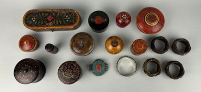 Lot 140 - A COLLECTION OF INDIAN BOXES AND BANGLES (17)