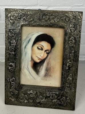 Lot 164 - AN ARTS AND CRAFTS STYLE SILVER PICTURE FRAME,...