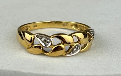 Lot 168 - AN 18CT GOLD RING,

Weight 2.3gms