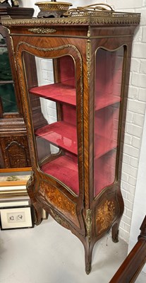 Lot 458 - A 19TH CENTURY FRENCH VITRINE CABINET WITH...