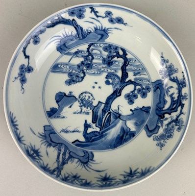 Lot 47 - A CHINESE BLUE AND WHITE PLATE POSSIBLY KANGXI...