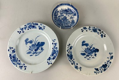 Lot 55 - A PAIR OF 18TH / 19TH CENTURY CHINESE BLUE AND...