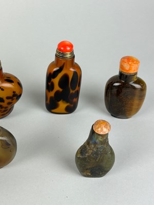 Lot 57 - A COLLECTION TWENTY CHINESE SNUFF BOTTLES TO...