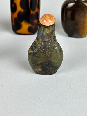 Lot 57 - A COLLECTION TWENTY CHINESE SNUFF BOTTLES TO...