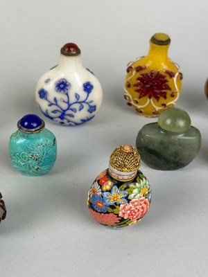 Lot 57 - A COLLECTION TWENTY CHINESE SNUFF BOTTLES TO...