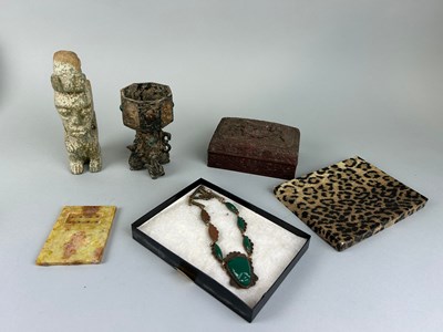 Lot 79 - A GROUP OF MOSTLY CHINESE ITEMS TO INCLUDE...