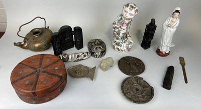 Lot 80 - A MIXED LOT OF CHINESE AND SOUTHEAST ASIAN...