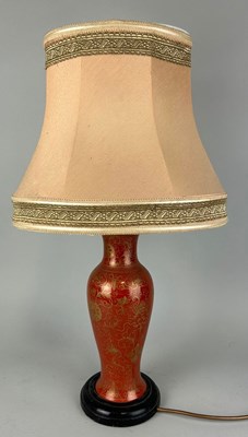 Lot 84 - AN EARLY 20TH CENTURY RED AND GILT CHINESE...