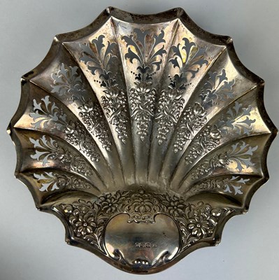 Lot 129 - A SILVER DISH MARKED FOR HARRY ATKINS (ATKINS...