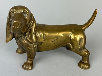 Lot 233 - A BRONZE SCULPTURE OF A DOG, 

19cm x 13cm