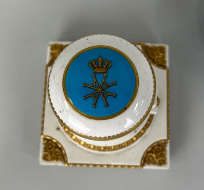 Lot 571 - A KPM PORCELAIN AND GILT DESK INKWELL WITH...