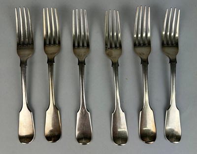 Lot 27 - A SET OF SIX SILVER GEORGE IV SMALL FORKS...