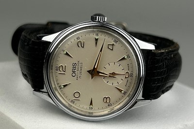 Lot 73 - AN ORIS STAINLESS STEEL ANTI SHOCK 17 JEWELS...