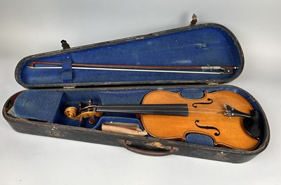 Lot 446 - AN ANTIQUE VIOLIN AND BOW IN CASE