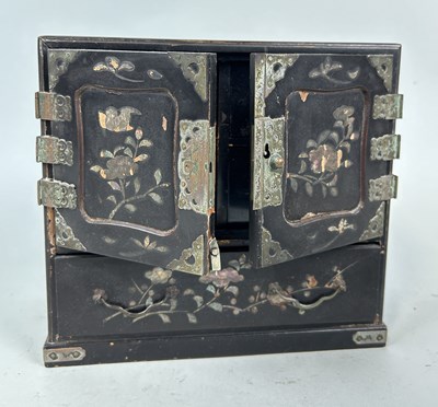 Lot 512 - A MINIATURE JAPANESE LACQUERED CABINET